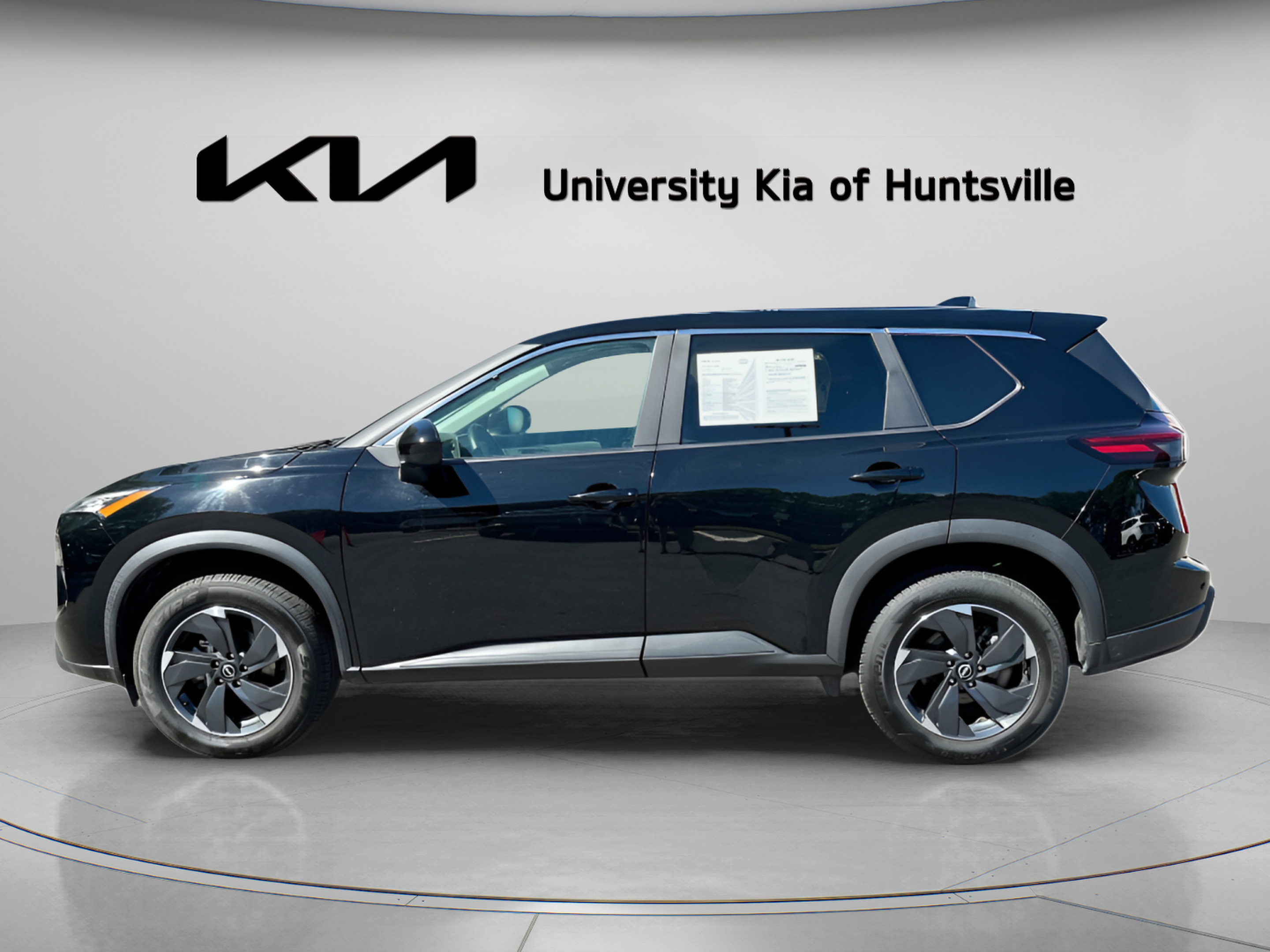 Used 2024 Nissan Rogue SV AWD/4WD image 5