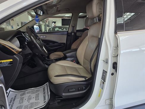 Used 2014 Hyundai Santa Fe GLS image 10