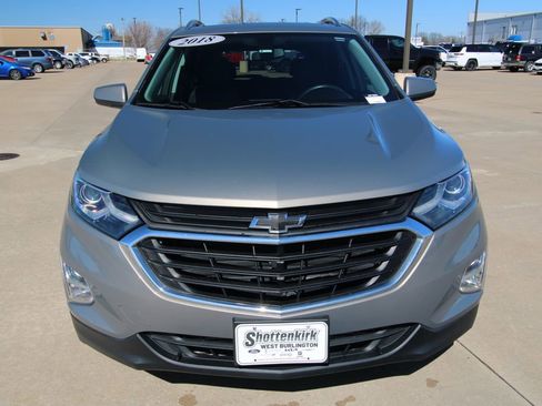 Used 2018 Chevrolet Equinox LT image 2