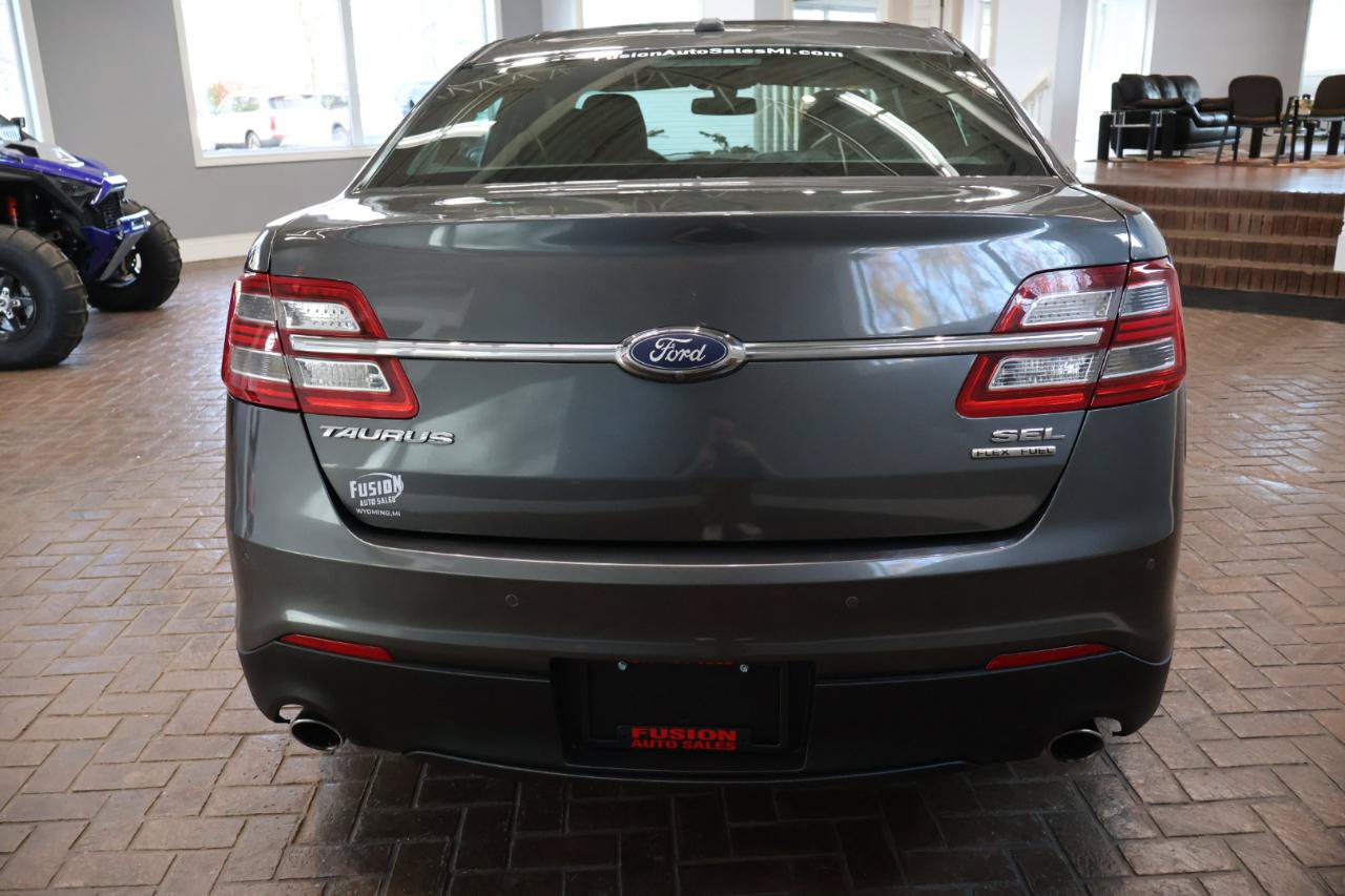 Used 2018 Ford Taurus SEL w/ Equipment Group 201A FWD image 6