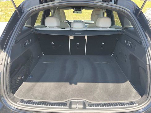 Used 2026 Mercedes-Benz GLC 300 image 10