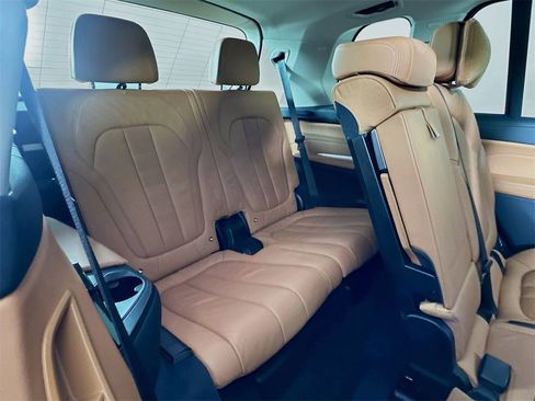 Used 2022 BMW X7 xDrive40i image 9