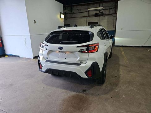 Used 2024 Subaru Crosstrek 2.0i Premium AWD/4WD image 4