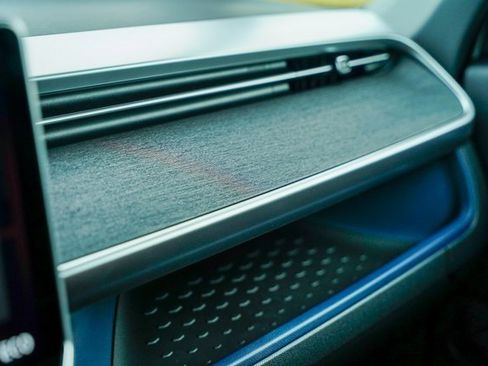 New 2025 Volkswagen ID. Buzz Pro S image 18