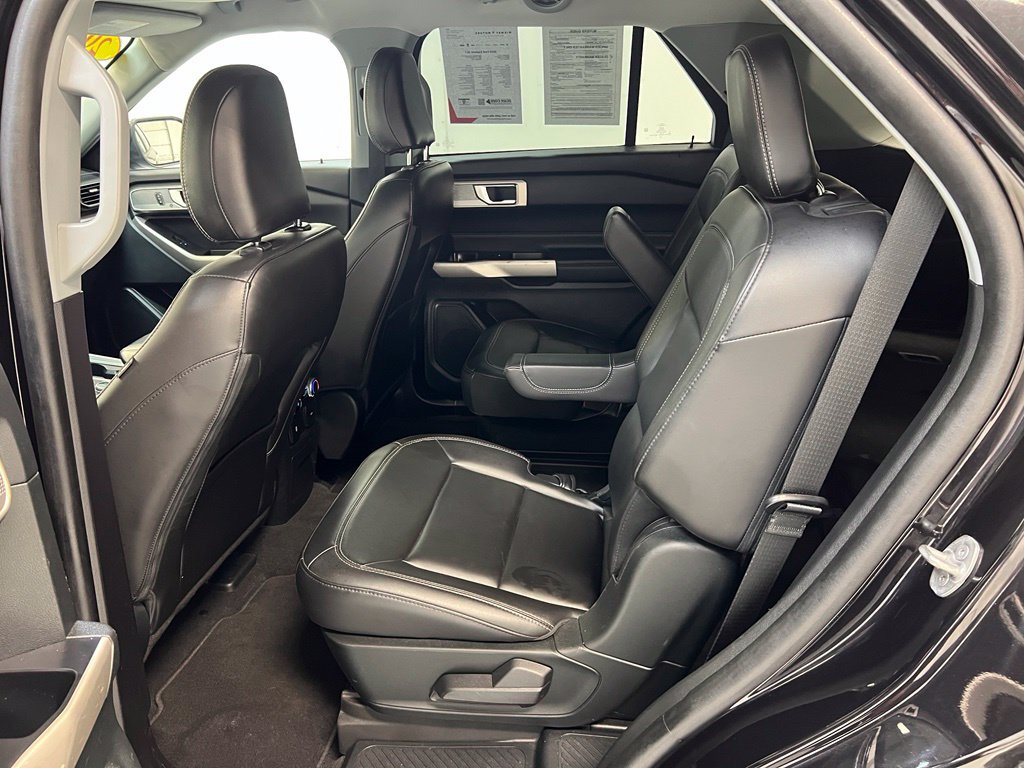 Used 2023 Ford Explorer XLT w/ Equipment Group 202A AWD/4WD image 29
