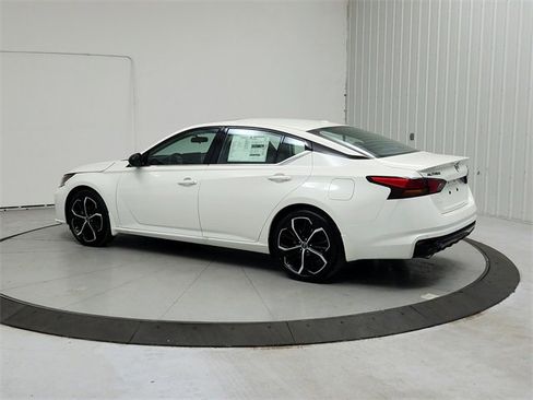 New 2025 Nissan Altima 2.5 SR w/ SR Premium Package image 5
