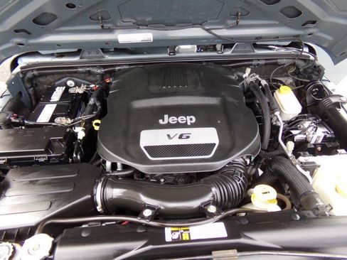Used 2015 Jeep Wrangler Unlimited Sport w/ Quick Order Package 24S AWD/4WD image 34