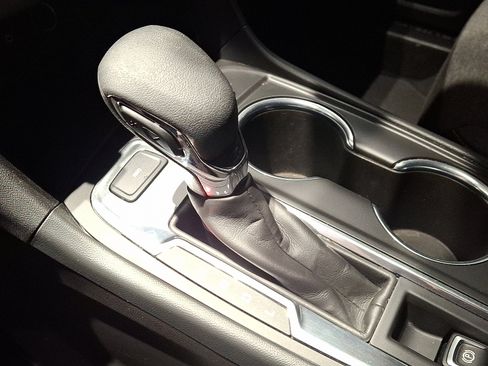 Used 2024 Chevrolet Equinox LT w/ LPO, Floor Liner Package AWD/4WD image 14