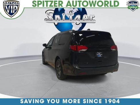 Used 2020 Chrysler Pacifica Limited w/ S Appearance Package FWD image 9