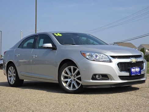 Used 2016 Chevrolet Malibu LTZ FWD image 2
