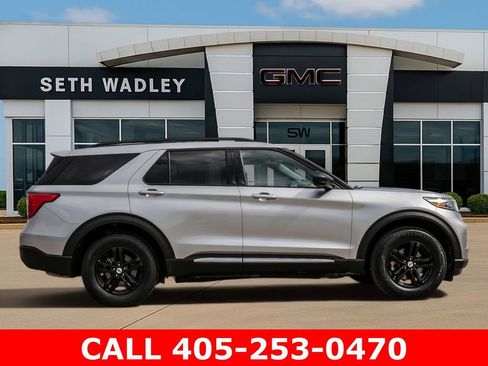 Used 2023 Ford Explorer XLT w/ Equipment Group 202A AWD/4WD image 8
