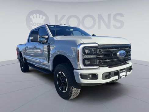 Certified 2025 Ford F350 Platinum w/ Tremor Off-Road Package AWD/4WD image 10