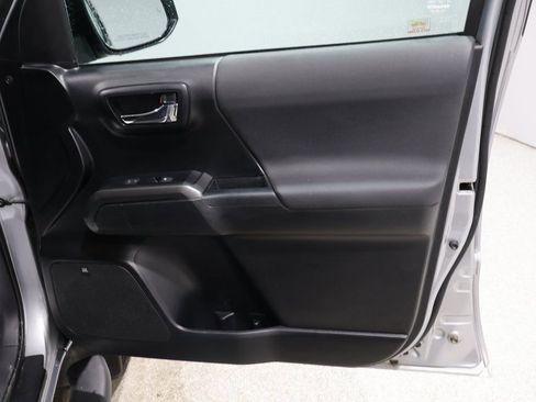 Used 2021 Toyota Tacoma TRD Off-Road image 22