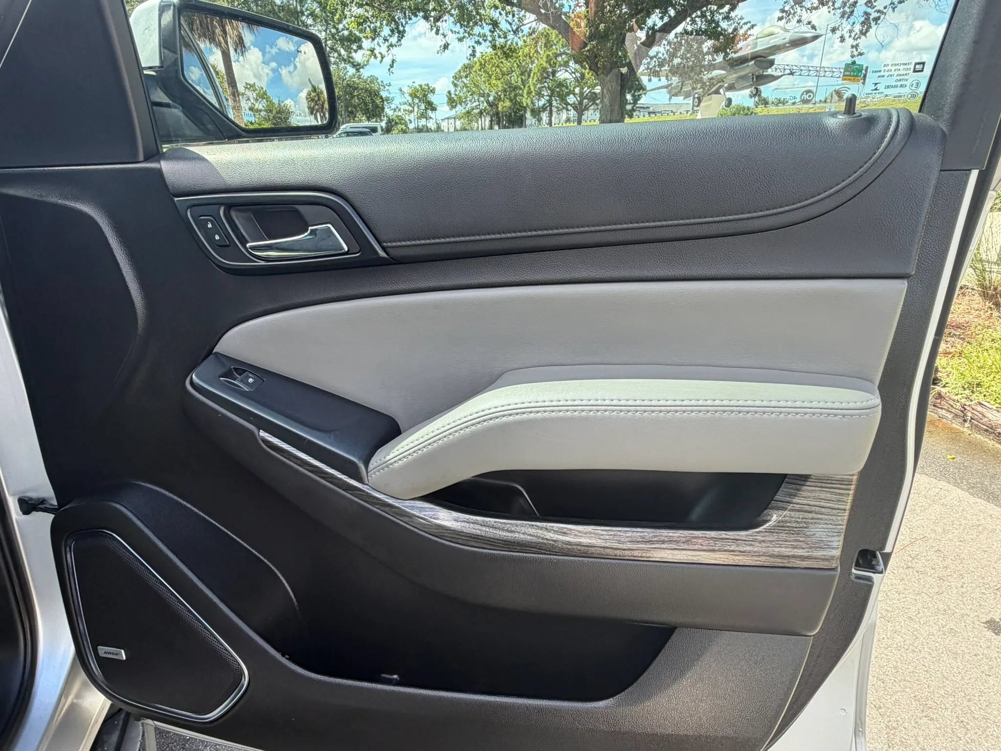 Used 2017 Chevrolet Suburban LT AWD/4WD image 17