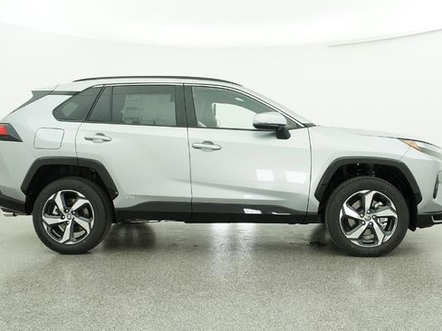 New 2025 Toyota RAV4 SE image 27