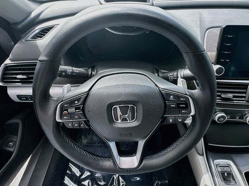 Used 2019 Honda Accord Touring image 18