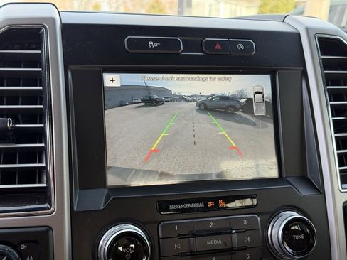 Used 2018 Ford F150 King Ranch image 30