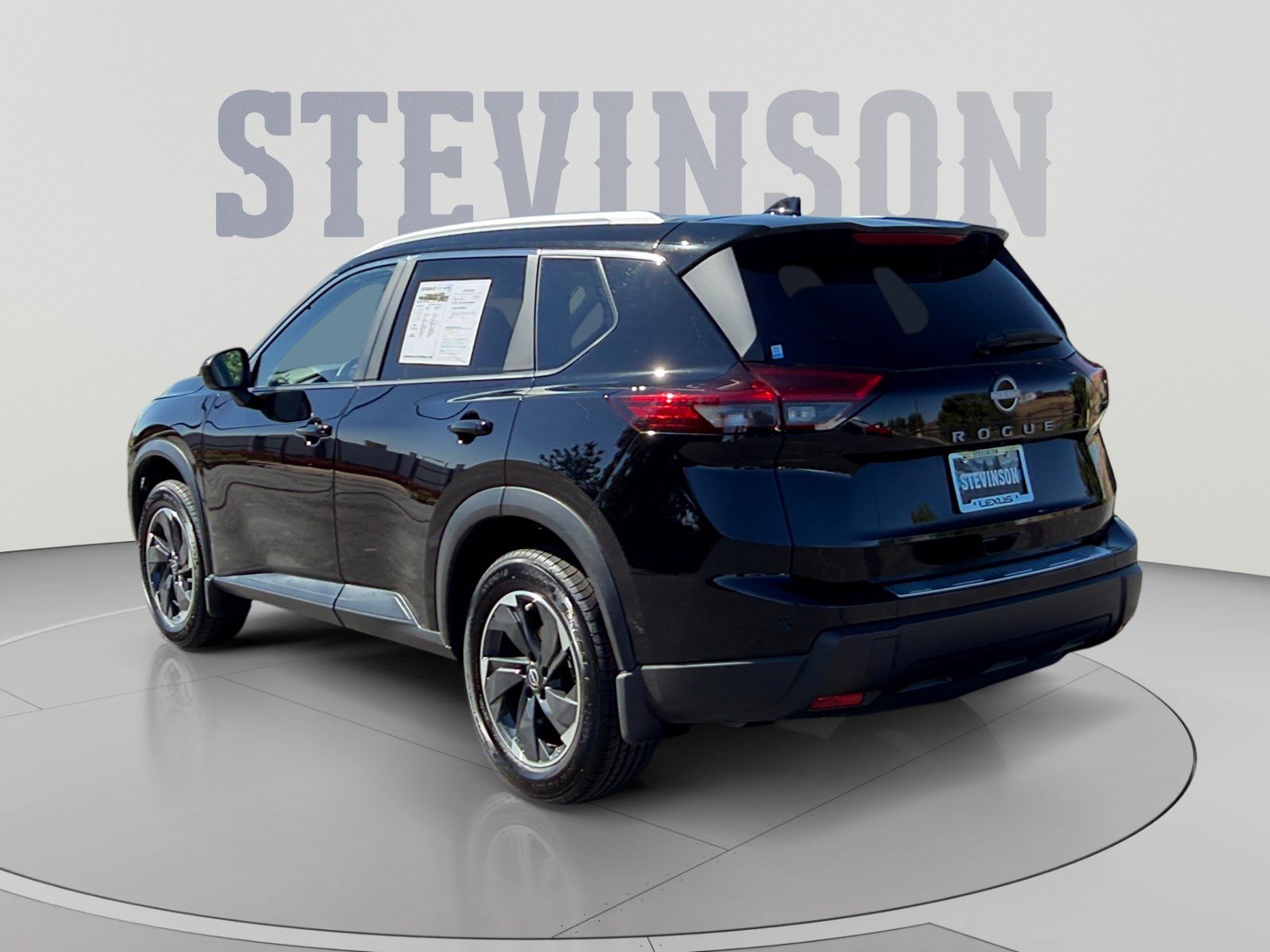 Used 2025 Nissan Rogue SV w/ SV Premium Package FWD image 3