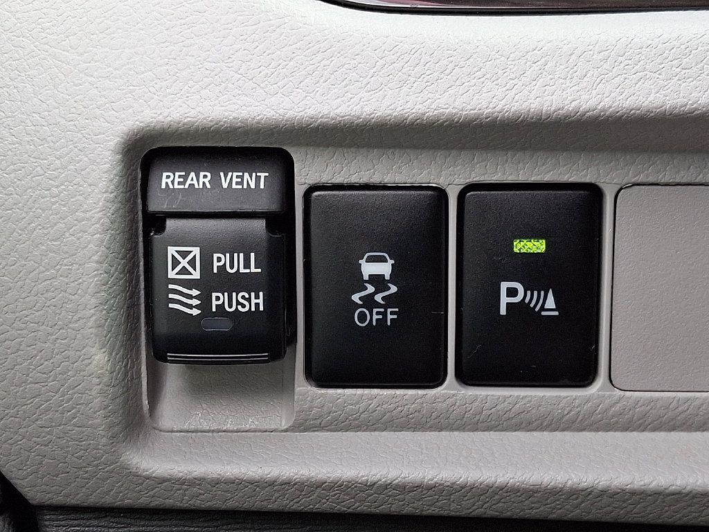 Certified 2020 Toyota Sienna XLE w/ XLE Navigation Package FWD image 27