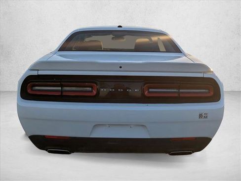 Used 2022 Dodge Challenger SXT image 6