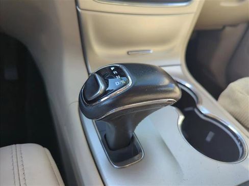 Used 2014 Jeep Grand Cherokee Limited w/ Luxury Group II image 8