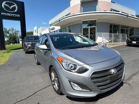 Used 2016 Hyundai Elantra GT FWD image 3