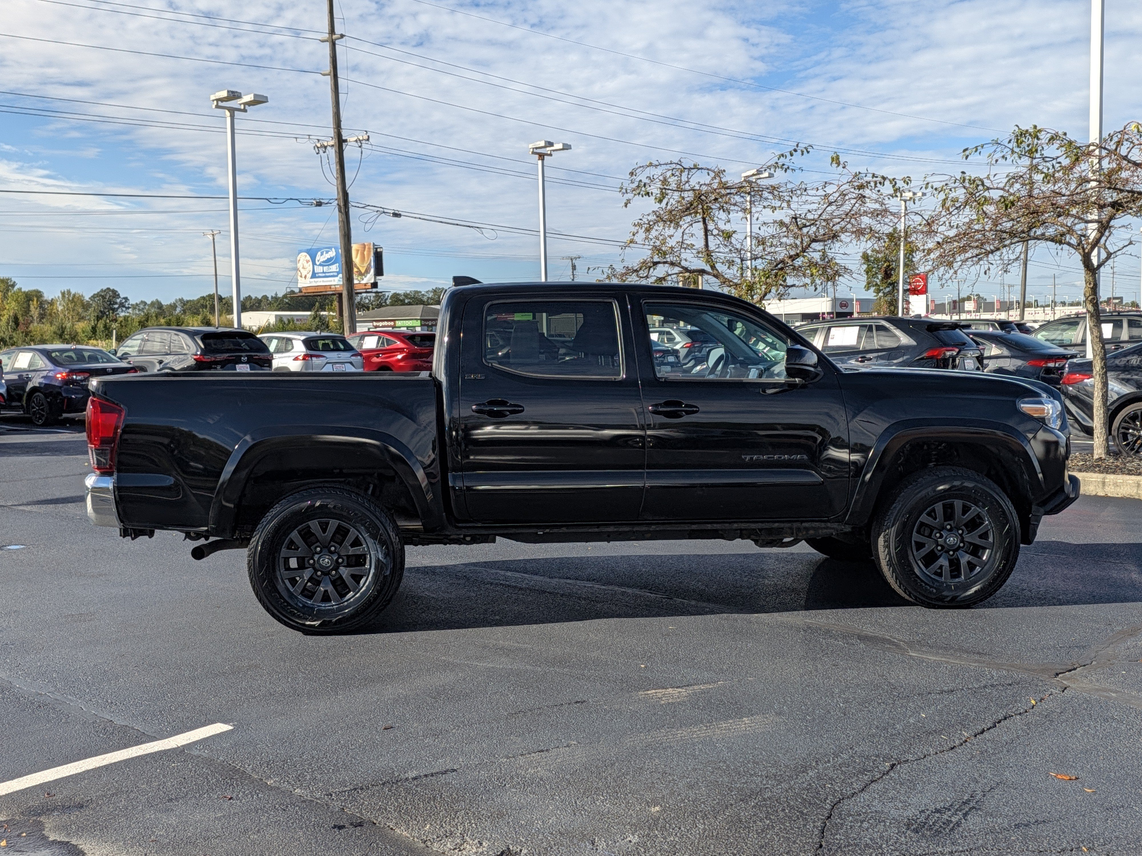 Certified 2023 Toyota Tacoma SR5 AWD/4WD image 10