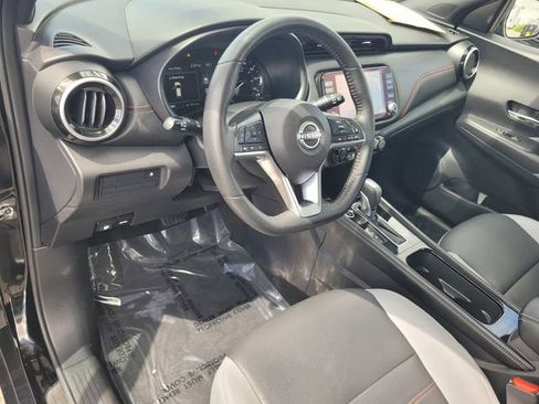 Used 2024 Nissan Kicks SR w/ SR Premium Package FWD image 12