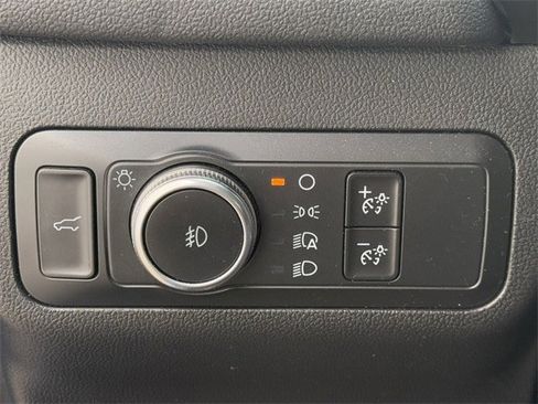 Used 2020 Ford Escape Titanium image 24