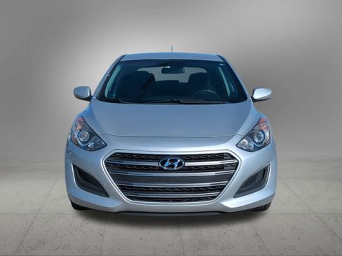 Used 2017 Hyundai Elantra GT image 9