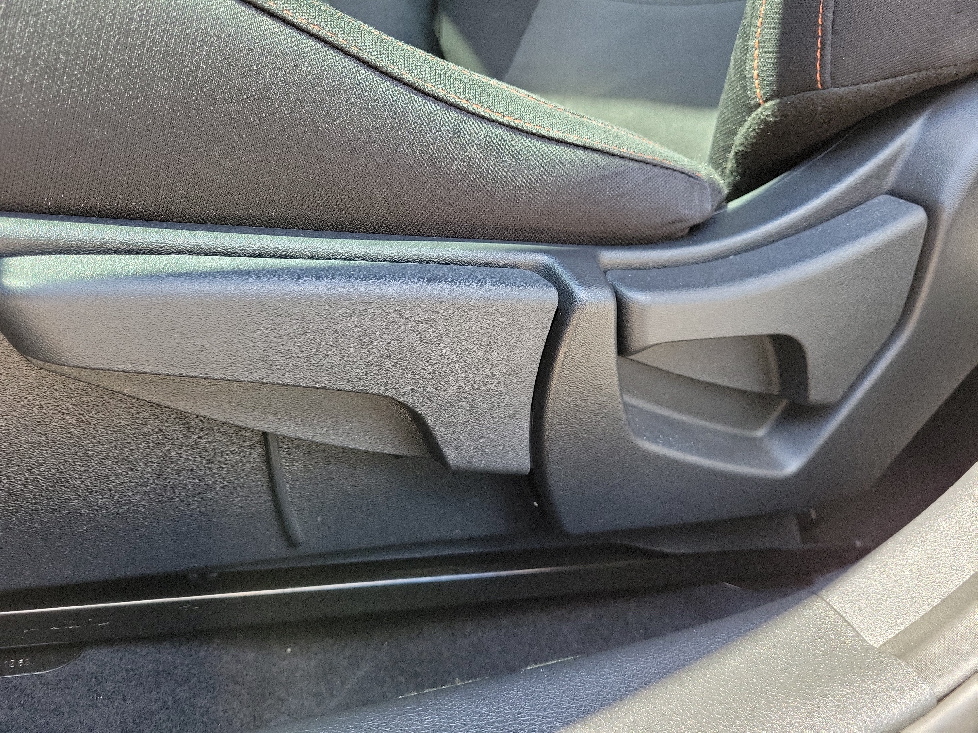 Certified 2025 Nissan Sentra SR FWD image 17