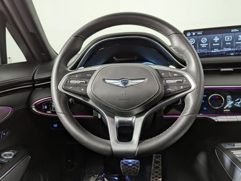 Used 2023 Genesis GV70 2.5T w/ Sport Prestige Package image 31
