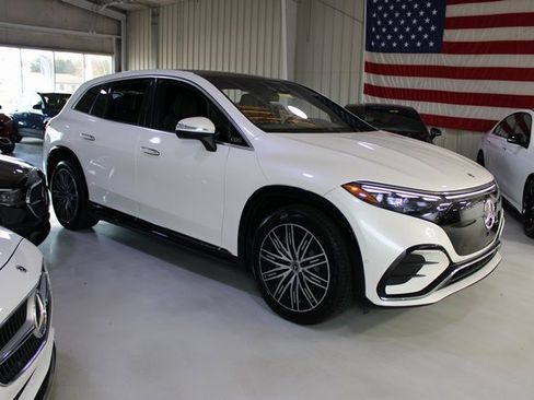 Used 2023 Mercedes-Benz EQS 580 4MATIC SUV image 45