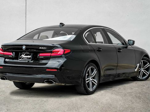 Used 2021 BMW 530i w/ Convenience Package RWD image 9
