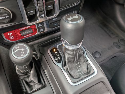 Used 2024 Jeep Wrangler Rubicon w/ Convenience Group image 29