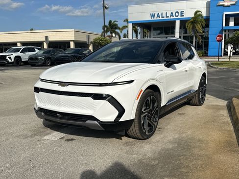 New 2026 Chevrolet Equinox EV LT image 2