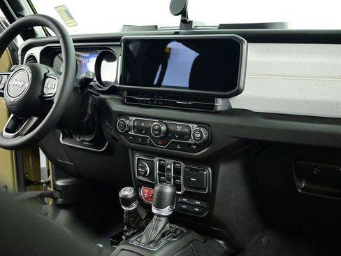 Used 2025 Jeep Gladiator Willys image 69