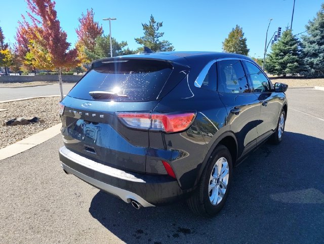 Used 2022 Ford Escape SE w/ Cold Weather Package FWD image 3