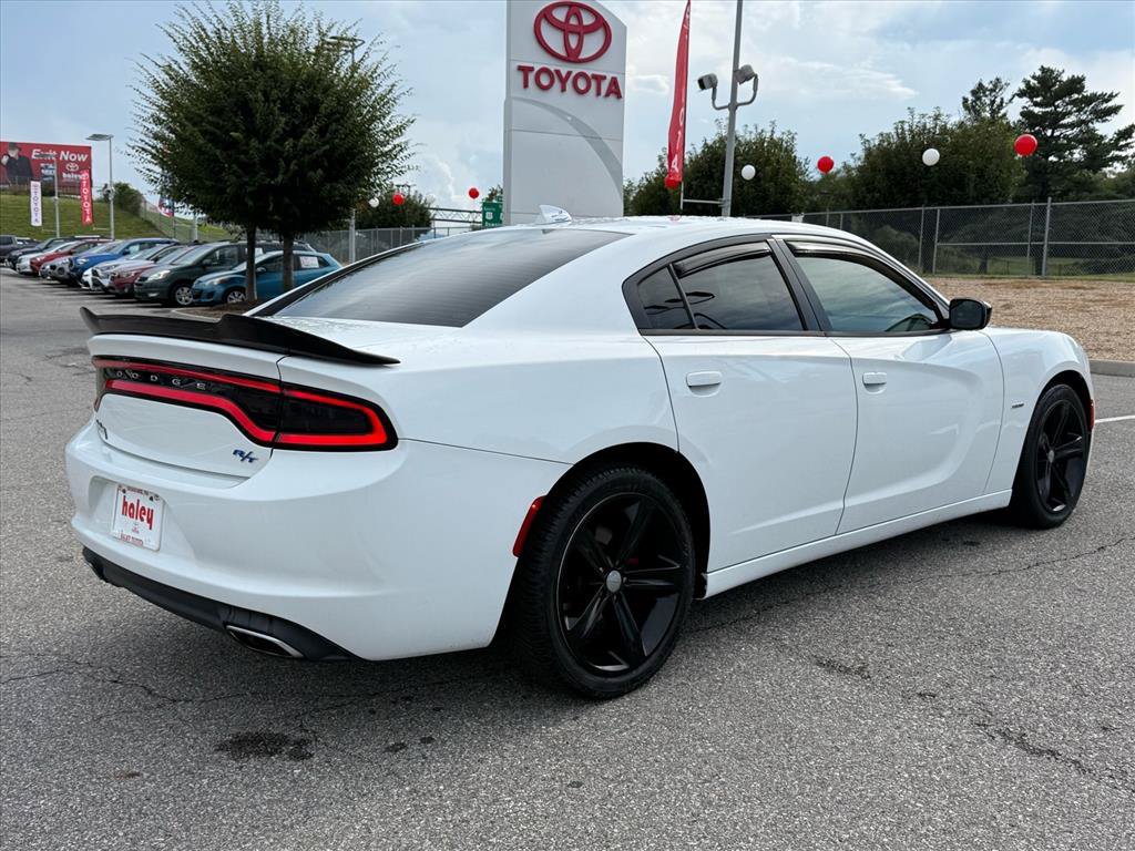 Used 2016 Dodge Charger R/T RWD image 4