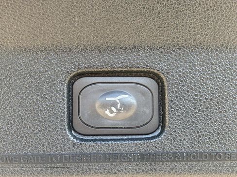 Used 2019 Ford Explorer XLT w/ Equipment Group 202A image 29