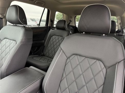 New 2025 Volkswagen Atlas SEL Premium R-Line image 11