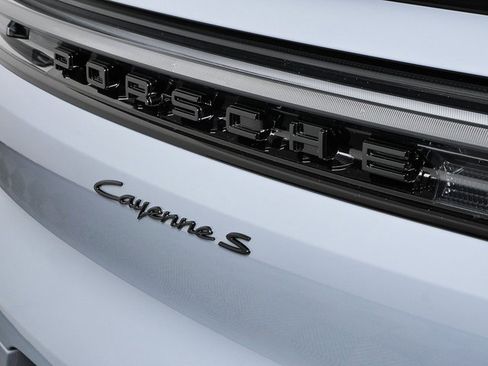 New 2026 Porsche Cayenne S image 35