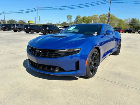 Used 2022 Chevrolet Camaro LT w/ Technology Package RWD image 2
