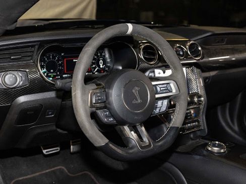 Used 2022 Ford Mustang Shelby GT500 w/ Carbon Fiber Track Pack image 30