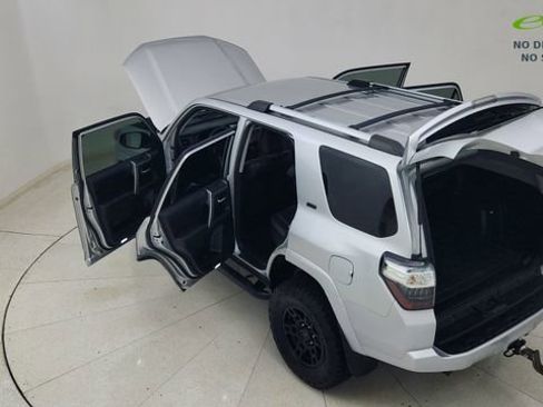 Used 2022 Toyota 4Runner SR5 AWD/4WD image 85