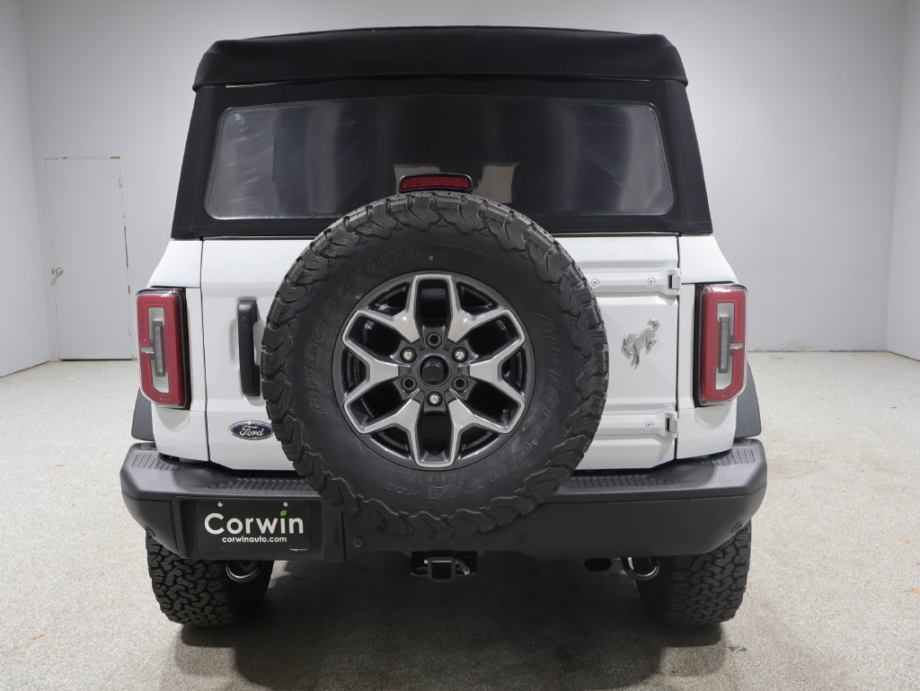Used 2023 Ford Bronco Badlands AWD/4WD image 3