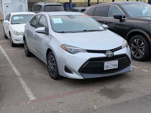 Used 2017 Toyota Corolla LE image 2
