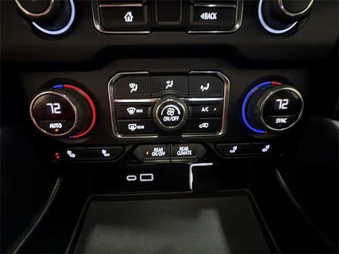 Certified 2023 Chevrolet Suburban RST image 19