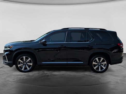 Used 2025 Honda Pilot Touring image 4