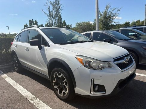Used 2017 Subaru Crosstrek 2.0i AWD/4WD image 2